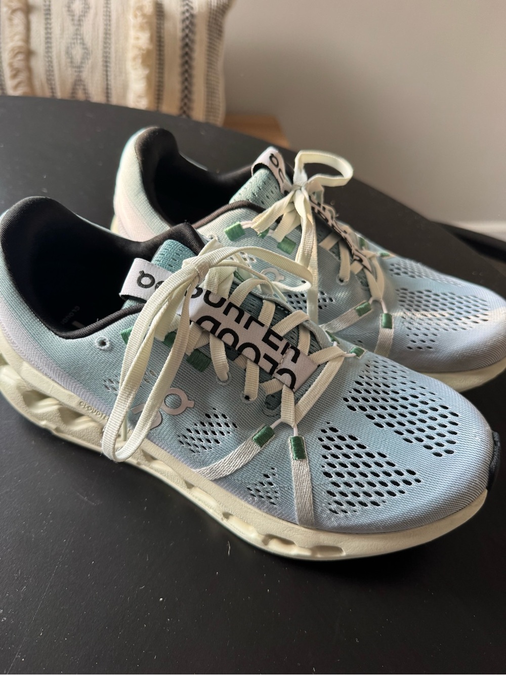 Women’s On Cloud Surfer running shoes - Picture 6 of 6